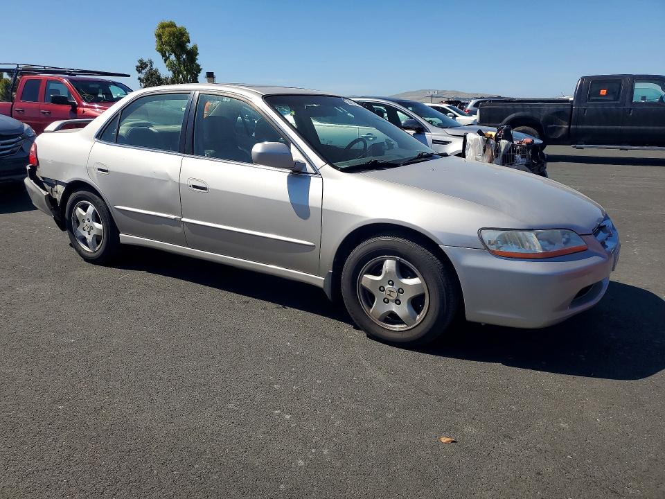 1999 Honda Accord მანქანა იყიდება აუქციონზე, vin: 1HGCG1655XA015813, აუქციონის ნომერი: 53612176