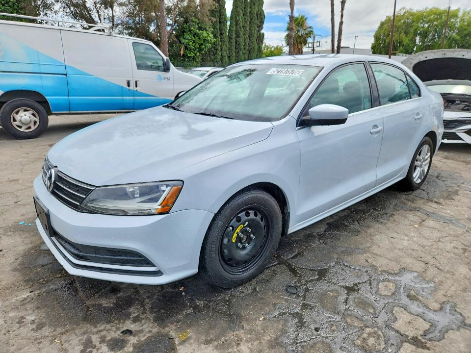 52197576 :رقم المزاد ، 3VW2B7AJ5HM356730 vin ، 2017 Volkswagen Jetta مزاد بيع
