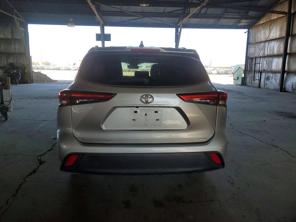 53131856 :رقم المزاد ، 5TDGZRAH4NS546883 vin ، 2022 Toyota Highlander مزاد بيع