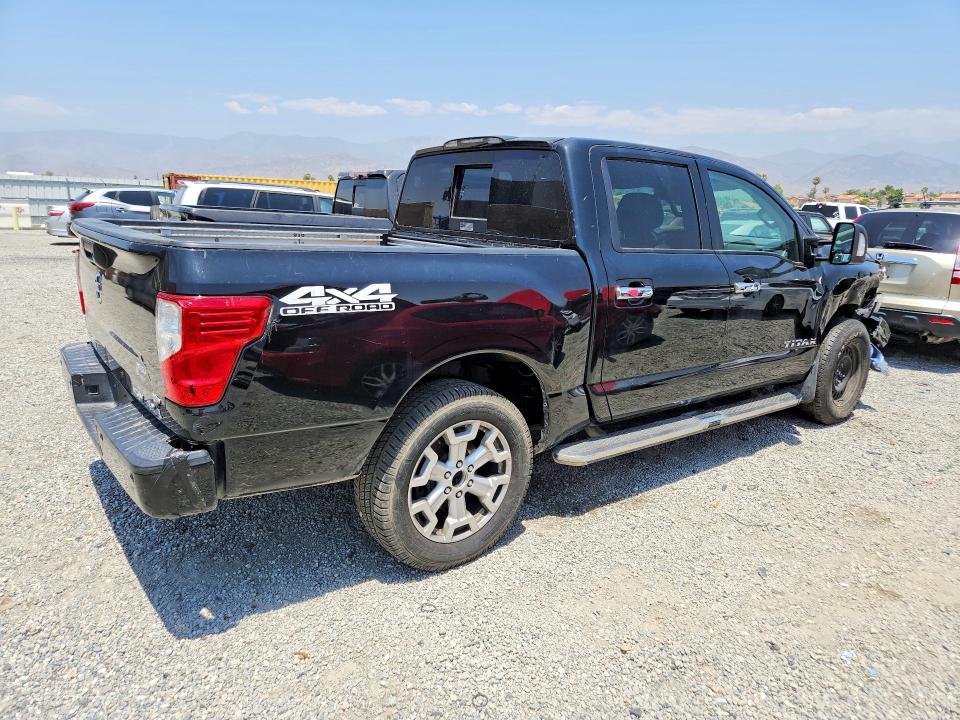 54684176 :رقم المزاد ، 1N6AA1E54HN557968 vin ، 2017 Nissan Titan مزاد بيع