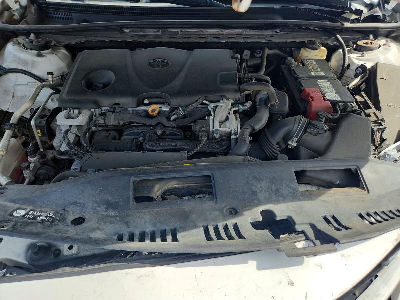 54776926 :رقم المزاد ، 4T1B11HK8JU057604 vin ، 2018 Toyota Camry مزاد بيع