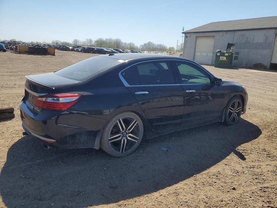 52036586 :رقم المزاد ، 1HGCR3F91HA005032 vin ، 2017 Honda Accord مزاد بيع