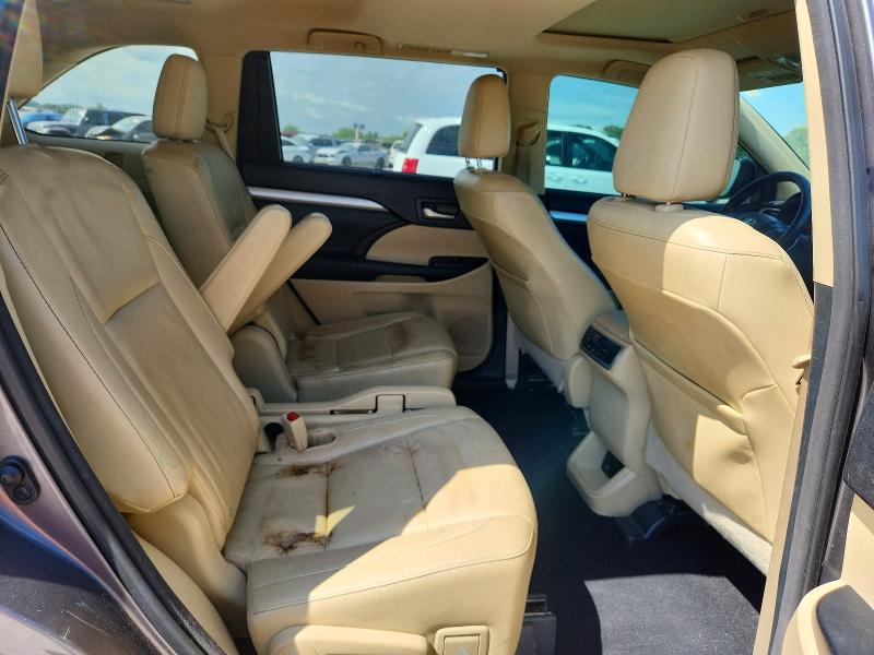 53265446 :رقم المزاد ، 5TDKKRFH0FS068504 vin ، 2015 Toyota Highlander مزاد بيع