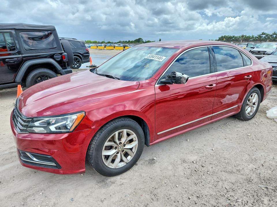 53941146 :رقم المزاد ، 1VWAT7A35HC049750 vin ، 2017 Volkswagen Passat مزاد بيع