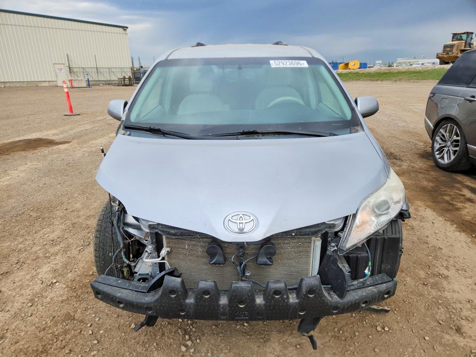 Продажа на аукционе авто 2011 Toyota Sienna, vin: 5TDJK3DC1BS020276, номер лота: 52923696