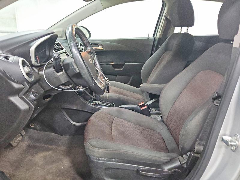 52414776 :رقم المزاد ، 1G1JD5SB2K4145811 vin ، 2019 Chevrolet Sonic مزاد بيع