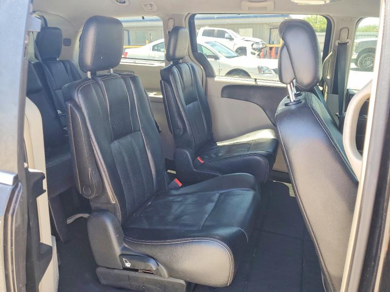 53110156 :رقم المزاد ، 2C4RC1CG8FR504131 vin ، 2015 Chrysler Town & Country مزاد بيع