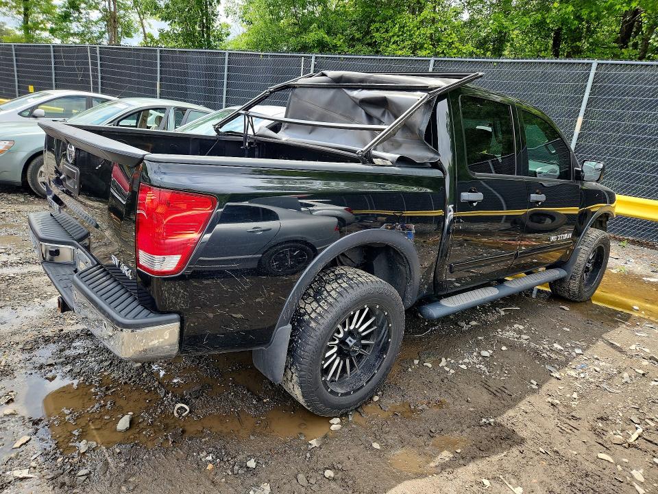 53292486 :رقم المزاد ، 1N6AA0EC5FN510390 vin ، 2015 Nissan Titan مزاد بيع