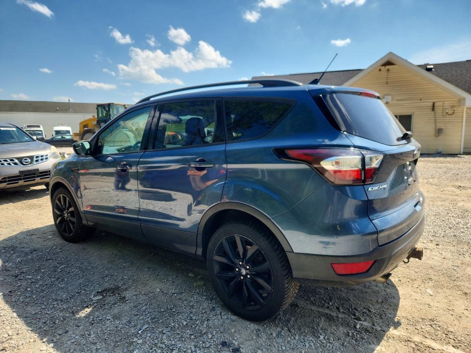 2018 Ford Escape მანქანა იყიდება აუქციონზე, vin: 1FMCU9GD9JUB81040, აუქციონის ნომერი: 54158736