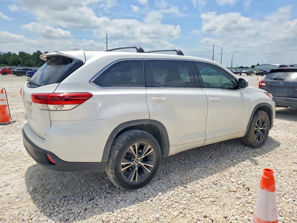 2018 Toyota Highlander მანქანა იყიდება აუქციონზე, vin: 5TDZZRFH8JS247876, აუქციონის ნომერი: 49576576