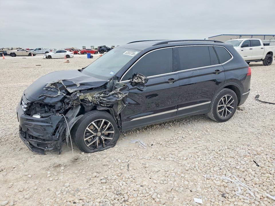 52553706 :رقم المزاد ، 3VV3B7AX0MM062160 vin ، 2021 Volkswagen Tiguan مزاد بيع