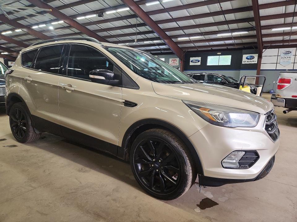 Продажа на аукционе авто 2017 Ford Escape, vin: 1FMCU0JD4HUC04836, номер лота: 52288796