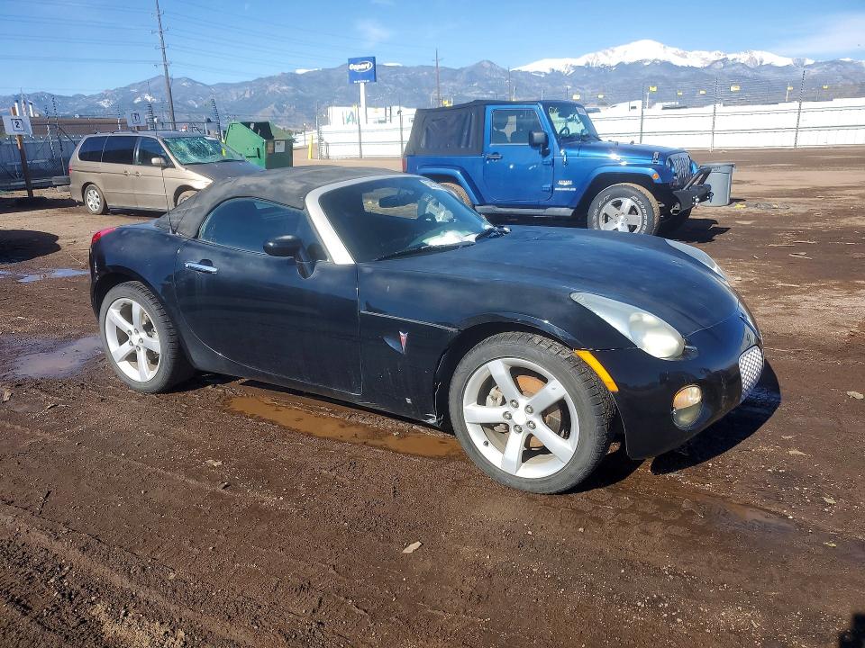 52827026 :رقم المزاد ، 1G2MB33B76Y111167 vin ، 2006 Pontiac Solstice مزاد بيع