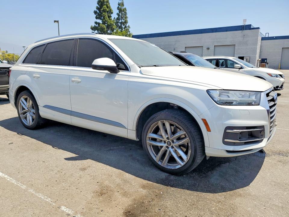 2017 Audi Q7 მანქანა იყიდება აუქციონზე, vin: WA1VAAF78HD047739, აუქციონის ნომერი: 54816906