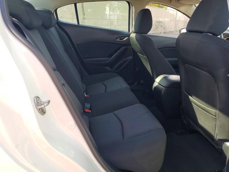 55203136 :رقم المزاد ، 3MZBN1U71JM202915 vin ، 2018 Mazda 3 مزاد بيع