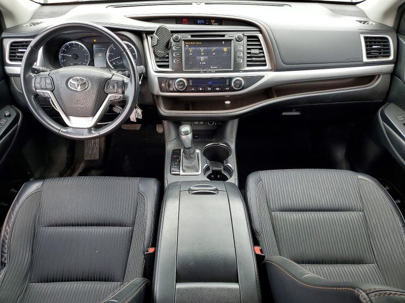52327796 :رقم المزاد ، 5TDZZRFH5HS217471 vin ، 2017 Toyota Highlander مزاد بيع