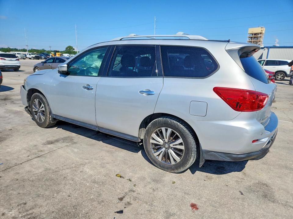 53224646 :رقم المزاد ، 5N1DR2MN1HC601237 vin ، 2017 Nissan Pathfinder مزاد بيع