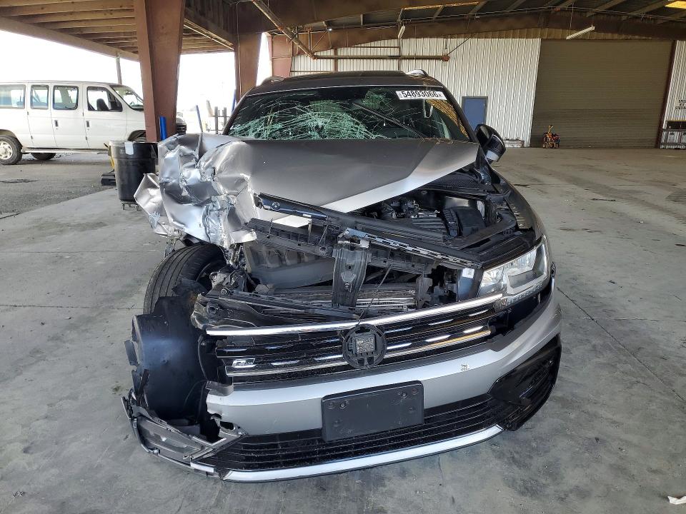 2021 Volkswagen Tiguan მანქანა იყიდება აუქციონზე, vin: 3VV3B7AX8MM101545, აუქციონის ნომერი: 54893066