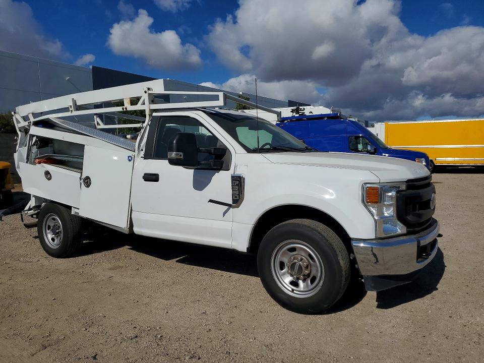 52900476 :رقم المزاد ، 1FDRF3E6XNEC66944 vin ، 2022 Ford F350 مزاد بيع