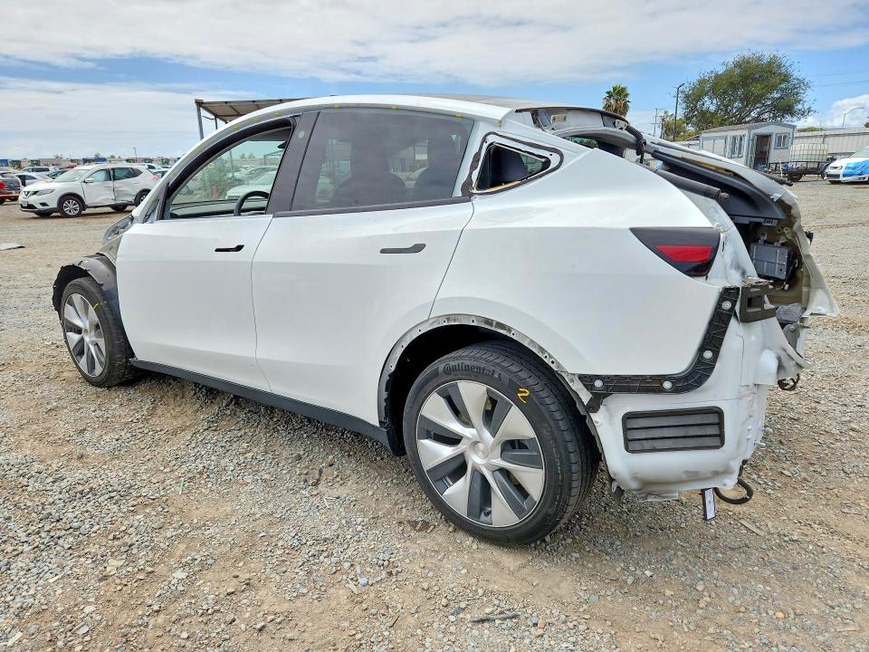 53756576 :رقم المزاد ، 7SAYGDEE7NF445986 vin ، 2022 Tesla Model Y مزاد بيع