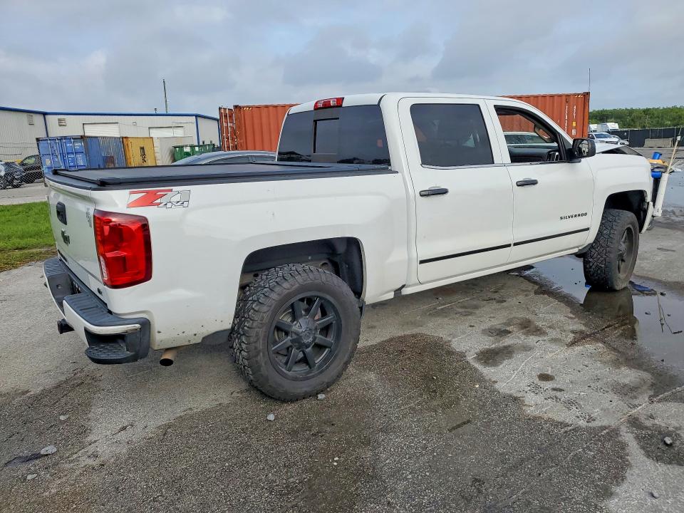 55133886 :رقم المزاد ، 3GCUKSECXHG320573 vin ، 2017 Chevrolet Silverado مزاد بيع