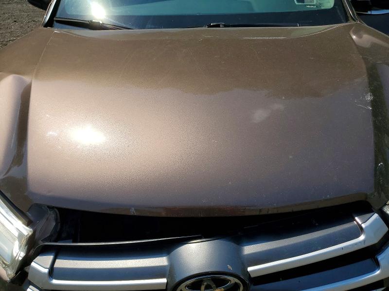 53758726 :رقم المزاد ، 5TDBZRFH0KS990213 vin ، 2019 Toyota Highlander مزاد بيع