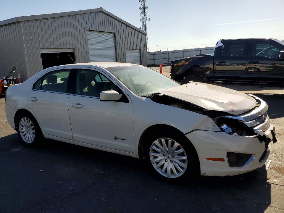 53133136 :رقم المزاد ، 3FADP0L3XCR305163 vin ، 2012 Ford Fusion مزاد بيع