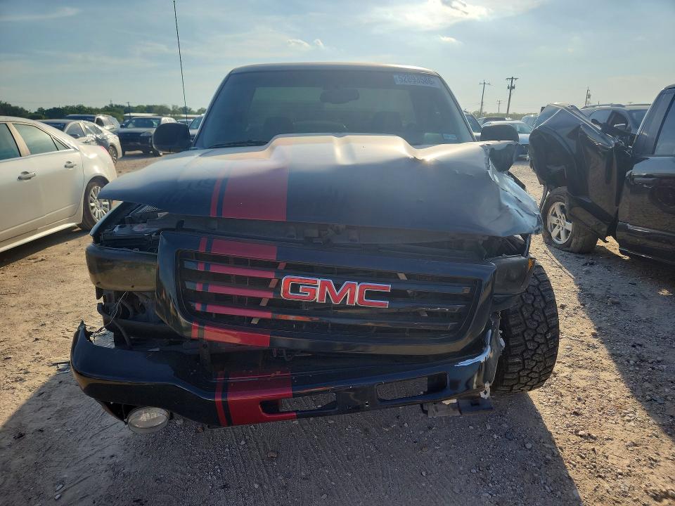 2003 Gmc New Sierra მანქანა იყიდება აუქციონზე, vin: 1GTEC14V53Z103729, აუქციონის ნომერი: 52893586