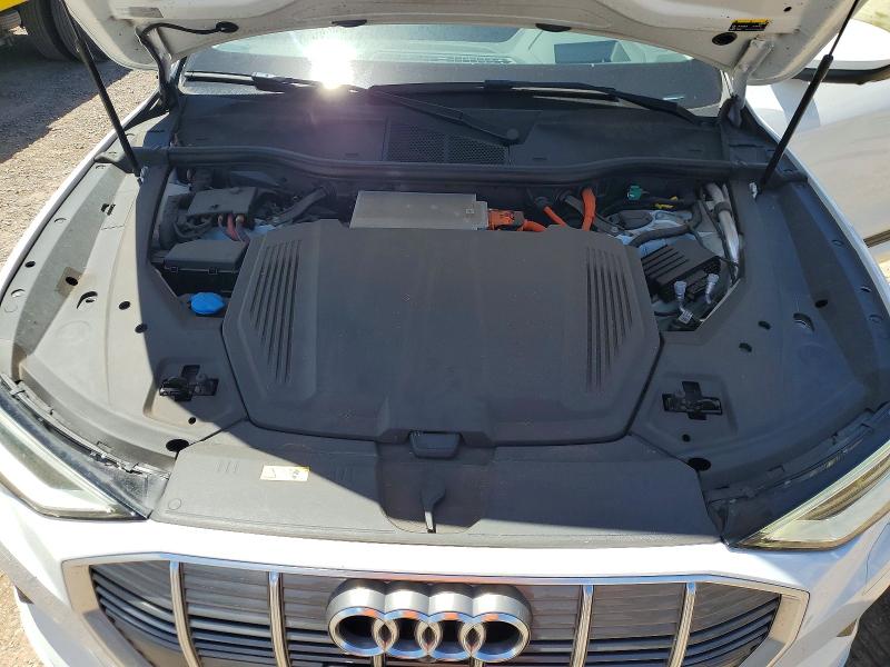 2019 Audi E-tron მანქანა იყიდება აუქციონზე, vin: WA1VAAGE2KB022741, აუქციონის ნომერი: 52565156