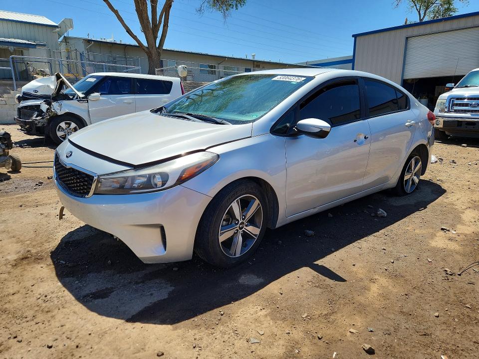 53064376 :رقم المزاد ، 3KPFL4A71JE274031 vin ، 2018 Kia Forte مزاد بيع