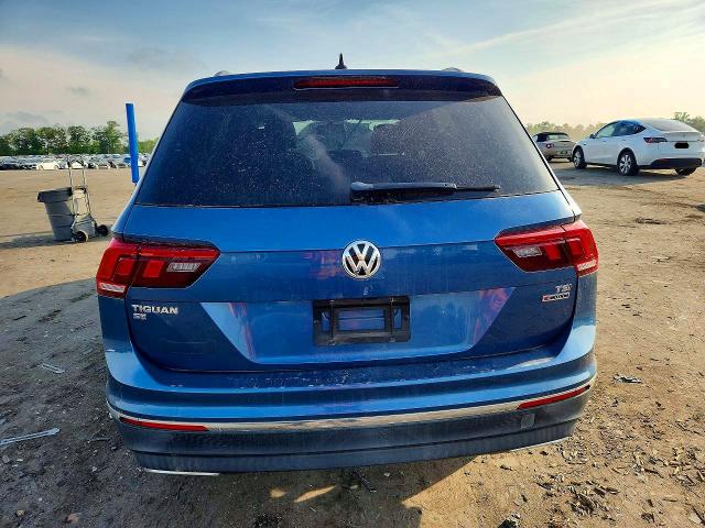 54473696 :رقم المزاد ، 3VV2B7AX3JM176855 vin ، 2018 Volkswagen Tiguan مزاد بيع