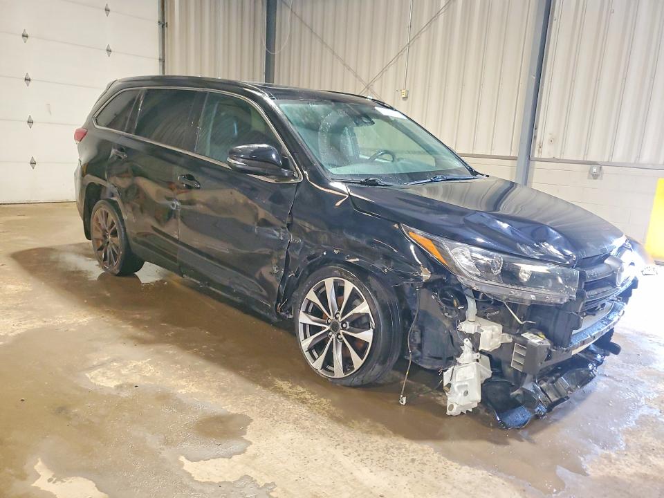 52210036 :رقم المزاد ، 5TDJZRFH5KS563380 vin ، 2019 Toyota Highlander مزاد بيع