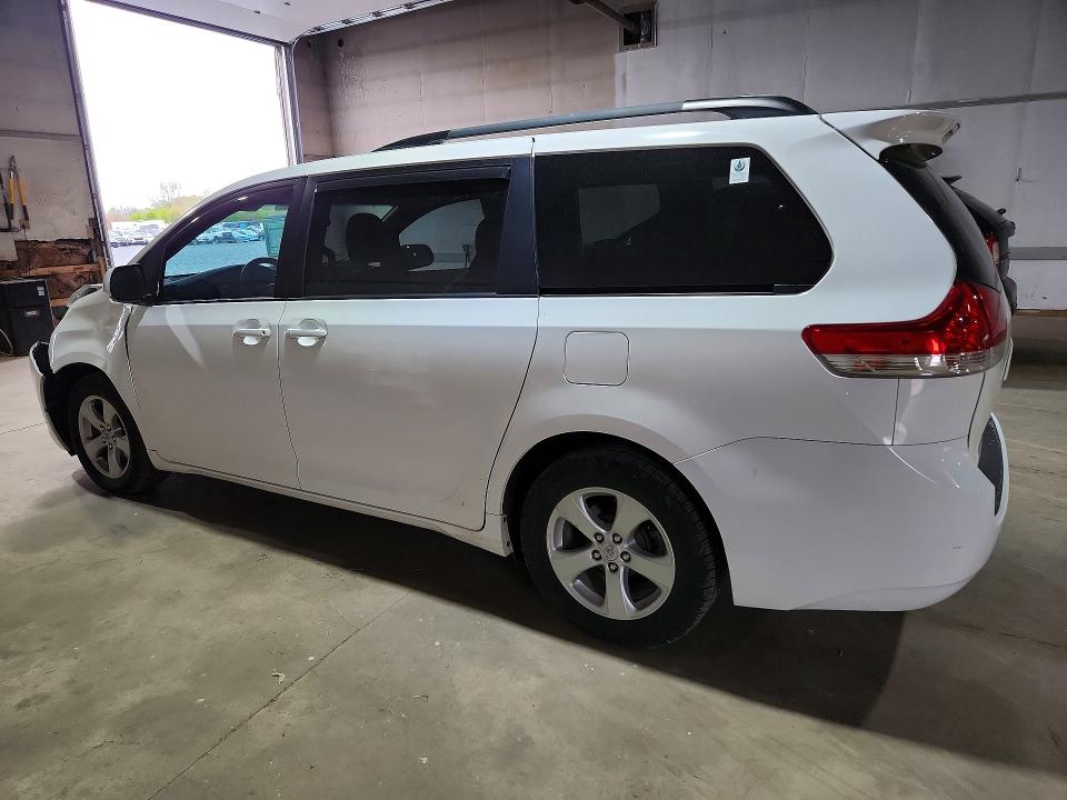 53365046 :رقم المزاد ، 5TDKK3DCXBS090797 vin ، 2011 Toyota Sienna مزاد بيع