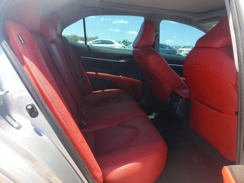 54664466 :رقم المزاد ، 4T1KZ1AK5MU051069 vin ، 2021 Toyota Camry مزاد بيع