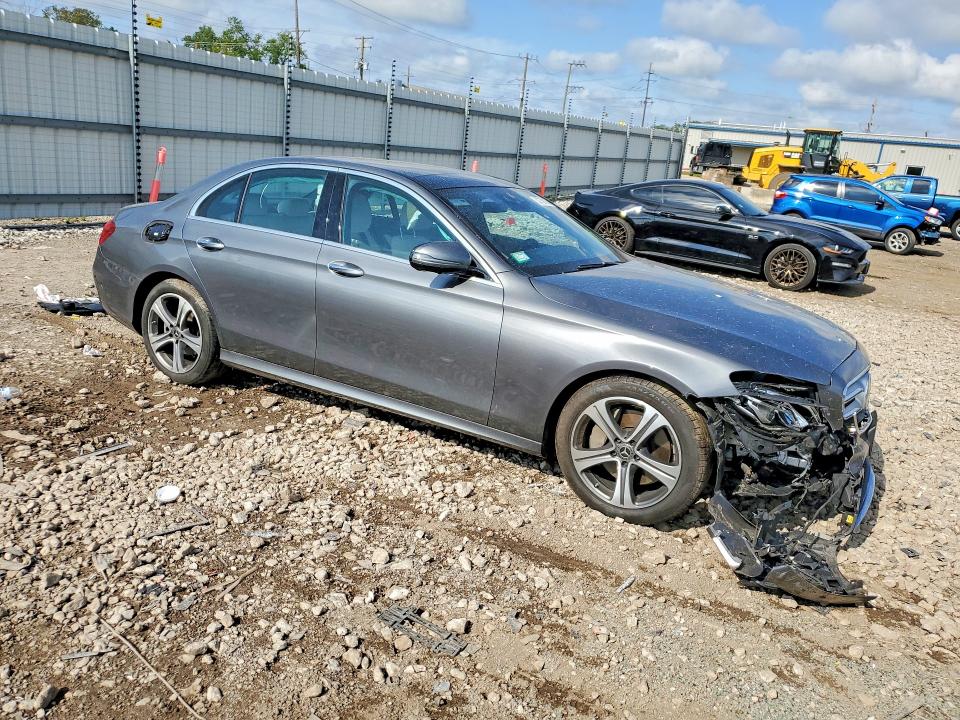 52738136 :رقم المزاد ، WDDZF8EB6LA704030 vin ، 2020 Mercedes-benz E مزاد بيع