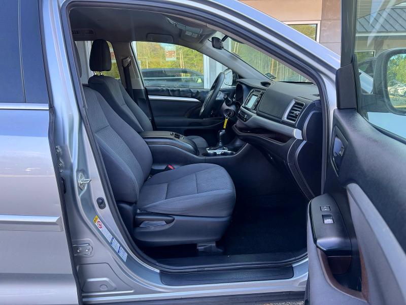 Auction sale of the 2018 Toyota Highlander, vin: 5TDBZRFH9JS843564, lot number: 54715566