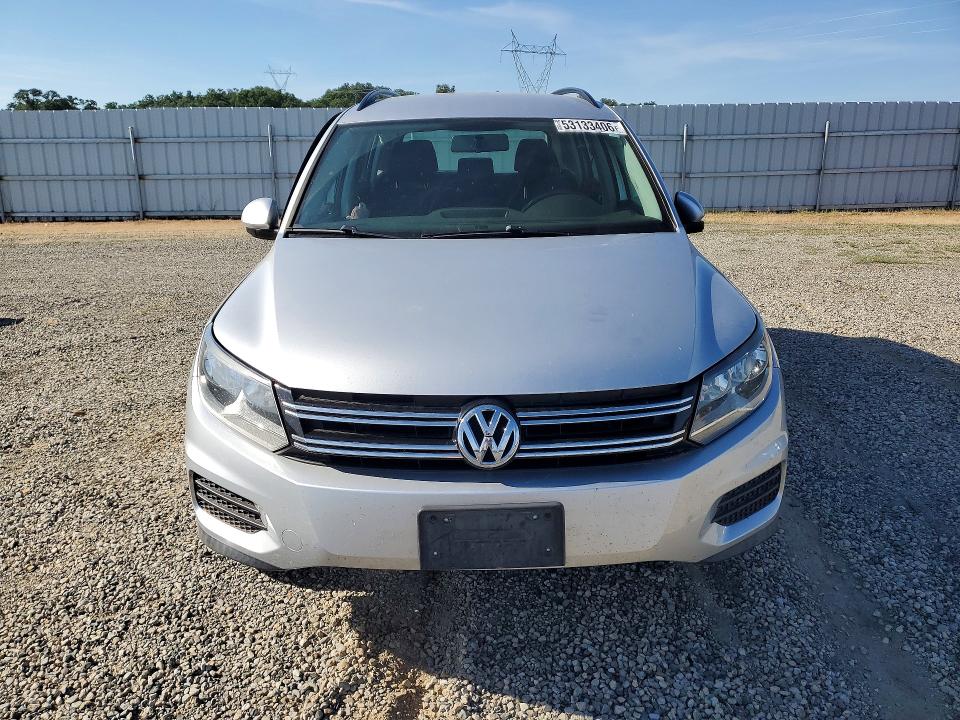 53133406 :رقم المزاد ، WVGAV7AX8HK048979 vin ، 2017 Volkswagen Tiguan مزاد بيع