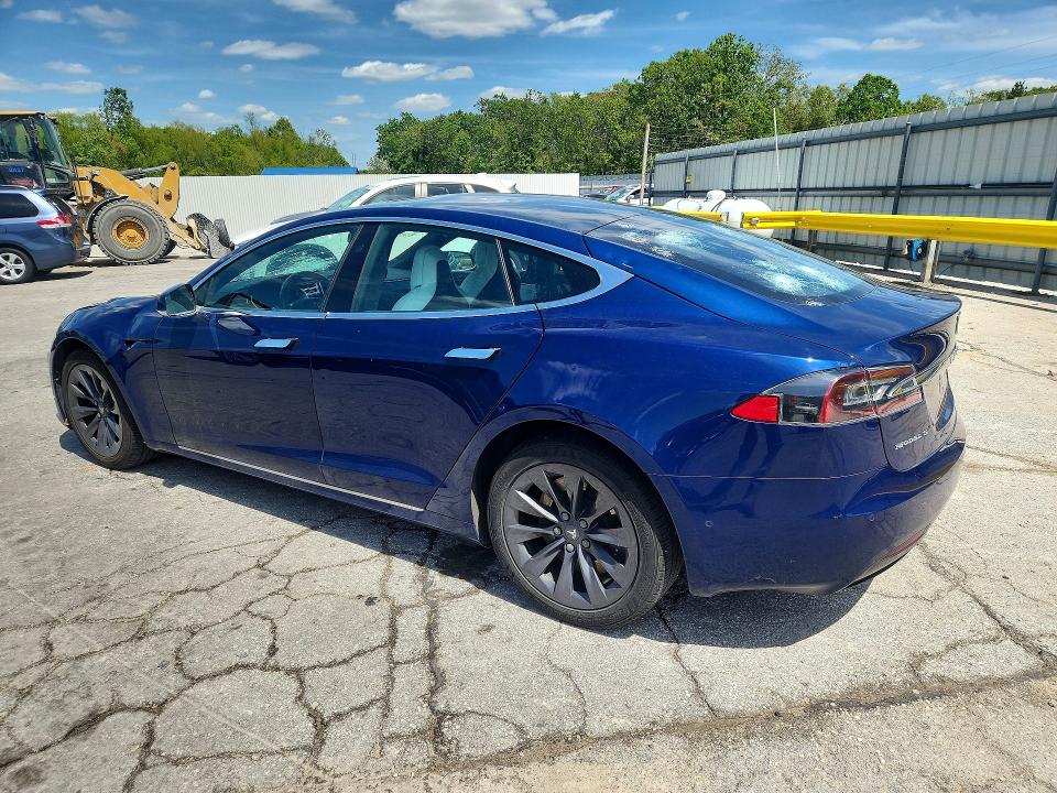 Продажа на аукционе авто 2018 Tesla Model S, vin: 5YJSA1E20JF243493, номер лота: 51999736