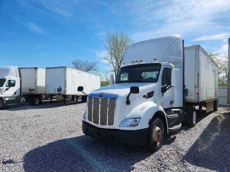 Продаж на аукціоні авто 2017 Peterbilt 579, vin: 1XPBA48XXHD429003, номер лоту: 46200696