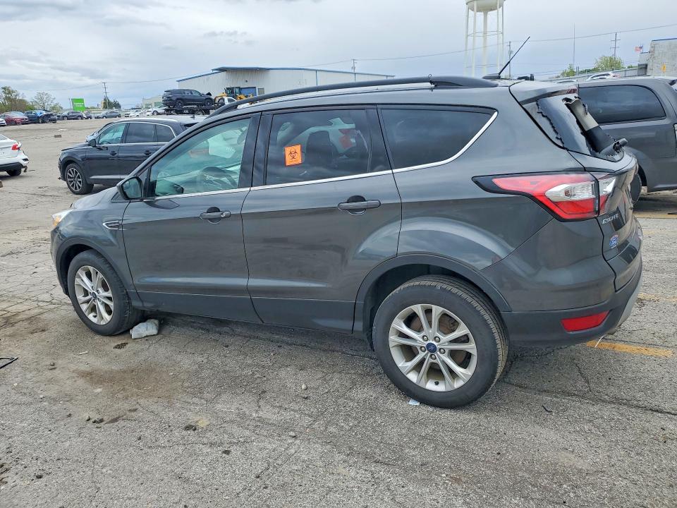 52378066 :رقم المزاد ، 1FMCU0GD0JUD48140 vin ، 2018 Ford Escape مزاد بيع
