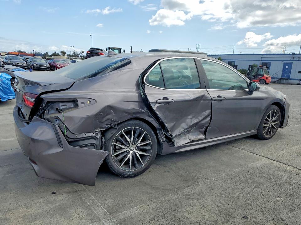 Продажа на аукционе авто 2023 Toyota Camry, vin: 4T1G11AK7PU761107, номер лота: 52422786