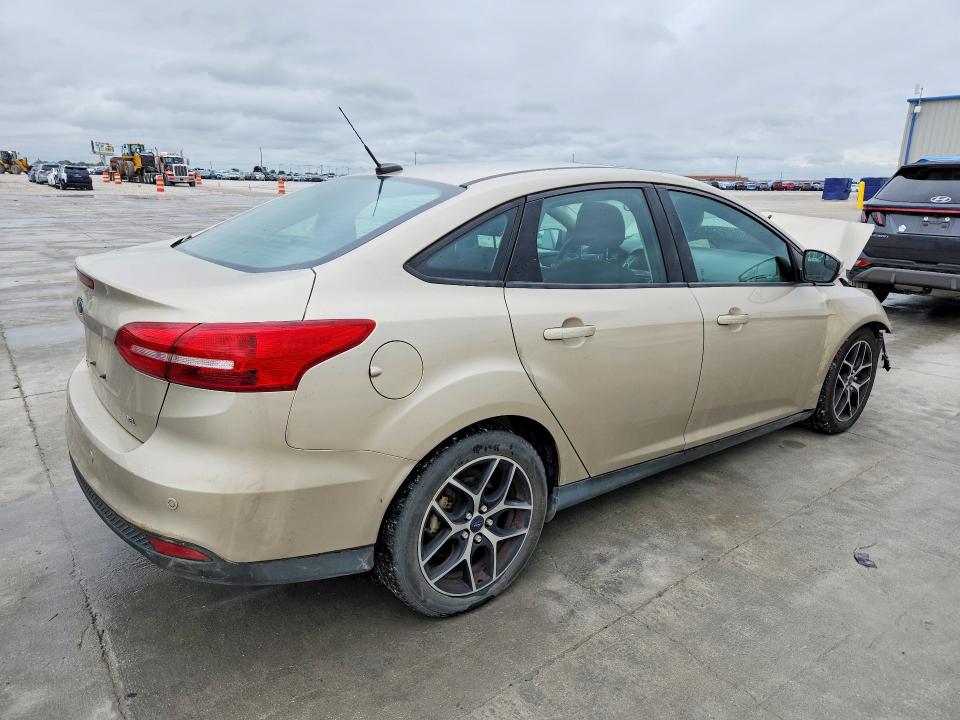 52813946 :رقم المزاد ، 1FADP3H23JL259141 vin ، 2018 Ford Focus مزاد بيع