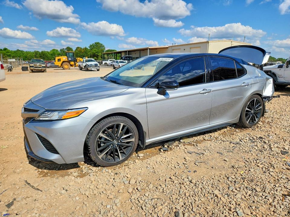 53433836 :رقم المزاد ، 4T1K61AK3LU301173 vin ، 2020 Toyota Camry مزاد بيع