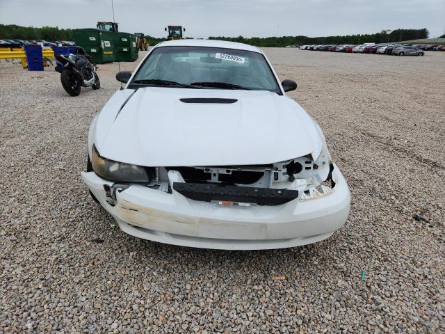 52200056 :رقم المزاد ، 1FAFP40481F151091 vin ، 2001 Ford Mustang مزاد بيع