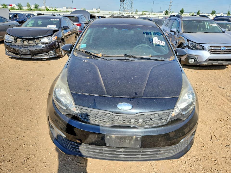 55399916 :رقم المزاد ، KNADM4A38H6106465 vin ، 2017 Kia Rio مزاد بيع