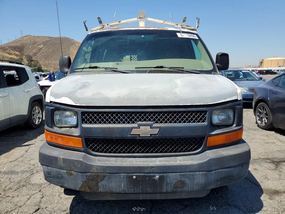 52710456 :رقم المزاد ، 1GCGG25V271223770 vin ، 2007 Chev Express G2500 مزاد بيع