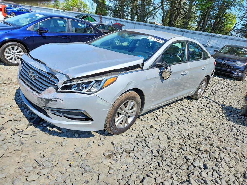 Auction sale of the 2017 Hyundai Sonata, vin: 5NPE24AF5HH572819, lot number: 52379366