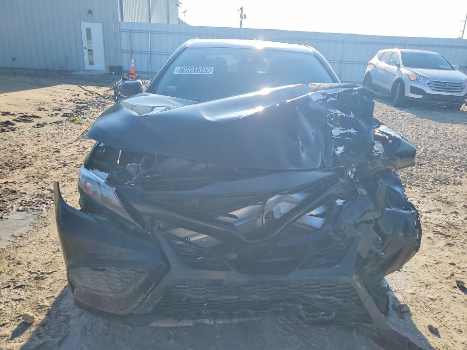 79591345 :رقم المزاد ، 4T1G11AK2NU714242 vin ، 2022 Toyota Camry مزاد بيع