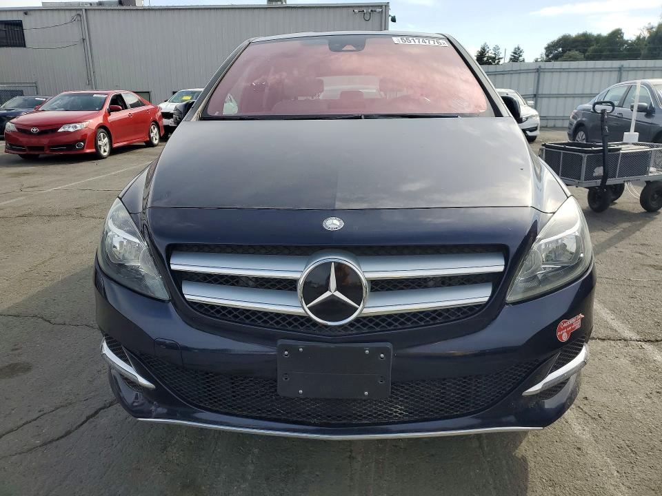 55174776 :رقم المزاد ، WDDVP9AB0HJ013946 vin ، 2017 Mercedes-benz B مزاد بيع