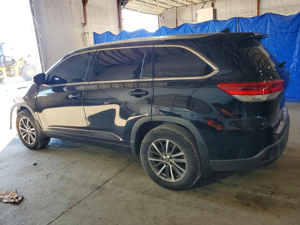 2018 Toyota Highlander მანქანა იყიდება აუქციონზე, vin: 5TDJZRFH0JS893863, აუქციონის ნომერი: 53919016